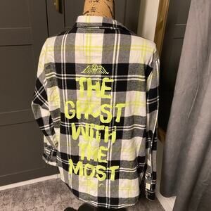 Cakeworthy Beetlejuice flannel size XL hard to find